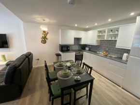 Modern 2 bedroom apartment, with car parking.